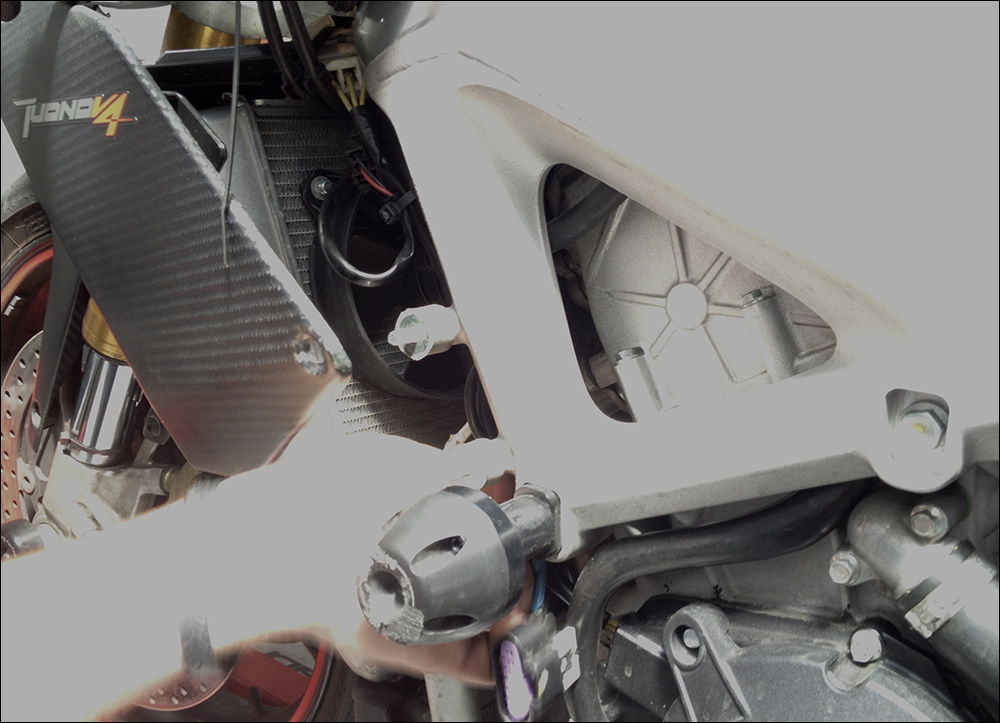 aprilia_mille_tuono_v4_1335.jpg